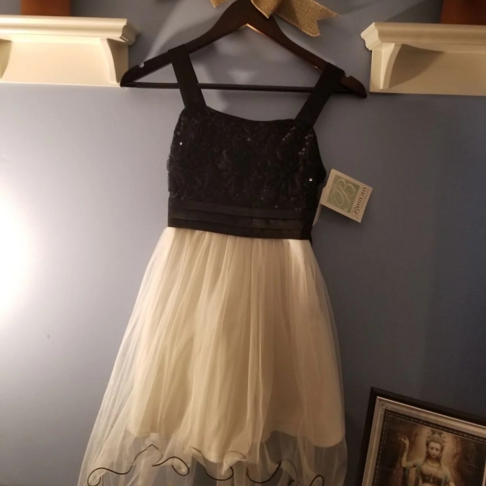 Hi-lo dress